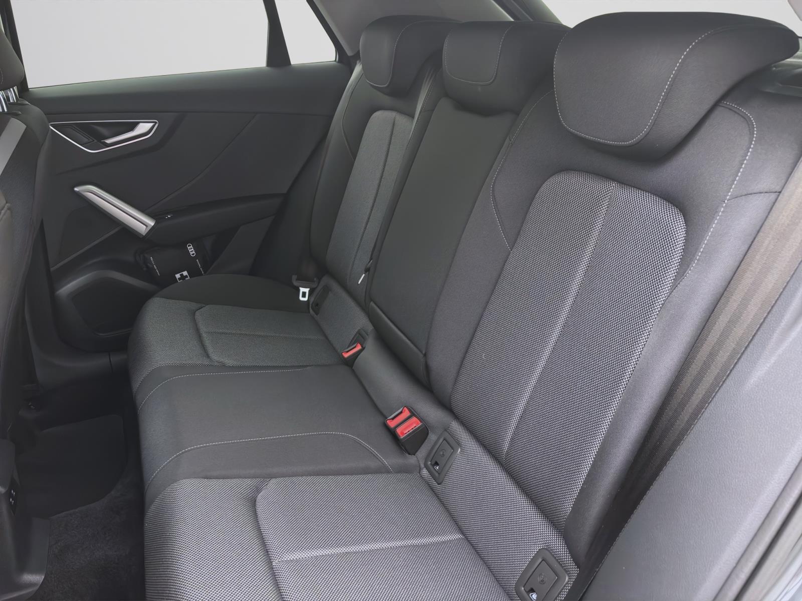 Audi Q2 35 TFSI ADVANCED AHK LM18 LED PDC KLIMA