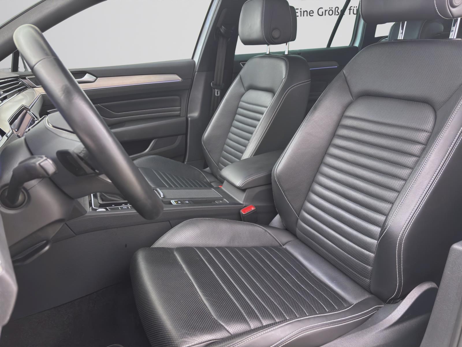 Volkswagen Passat Variant 2.0 TDI DSG 4M ELEGANCE PANO AHK KAMERA