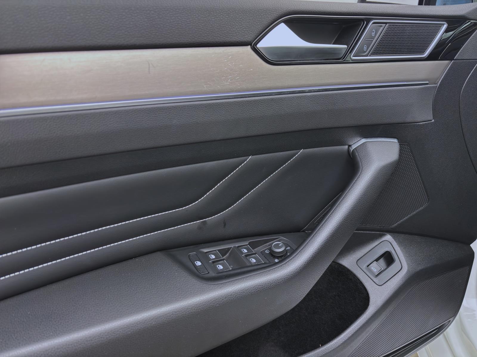 Volkswagen Passat Variant 2.0 TDI DSG 4M ELEGANCE PANO AHK KAMERA