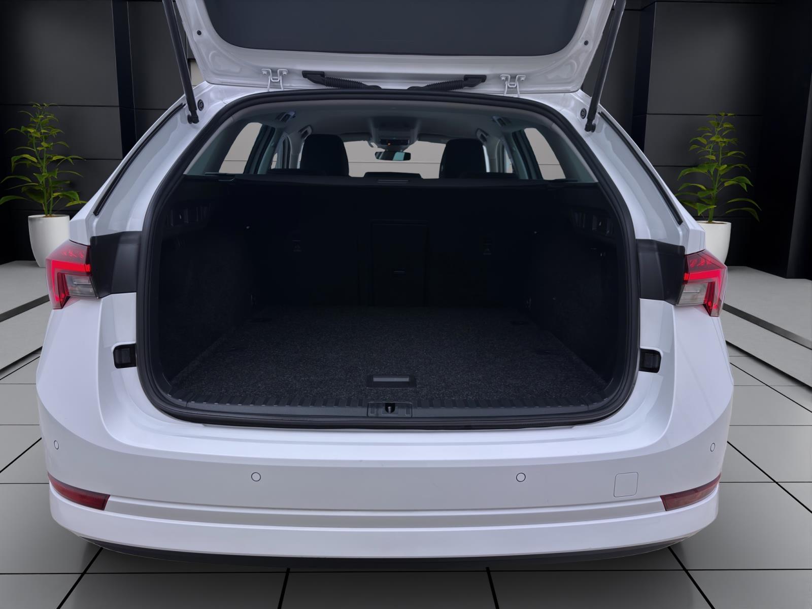 Skoda Octavia Combi 2.0 TDI STYLE NAVI PDC LED KLIMA