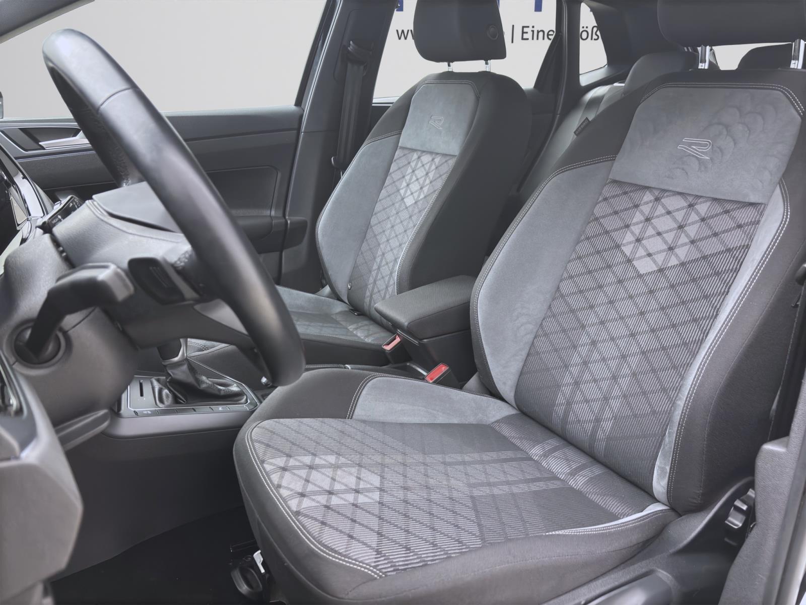 Volkswagen Polo 1.0 TSI DSG R-LINE IQ.LIGHT PDC SITZHZG