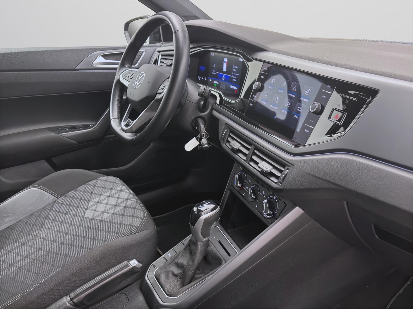 Volkswagen Polo 1.0 TSI DSG R-LINE IQ.LIGHT PDC SITZHZG