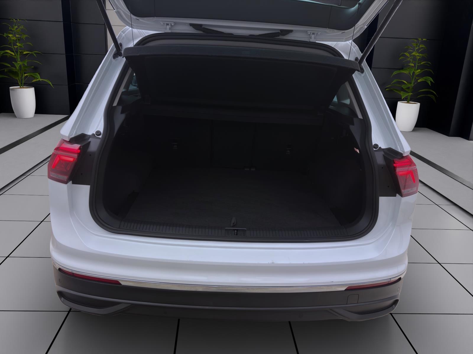 Volkswagen Tiguan 2.0 TDI ACTIVE NAVI AHK MATRIX ACC