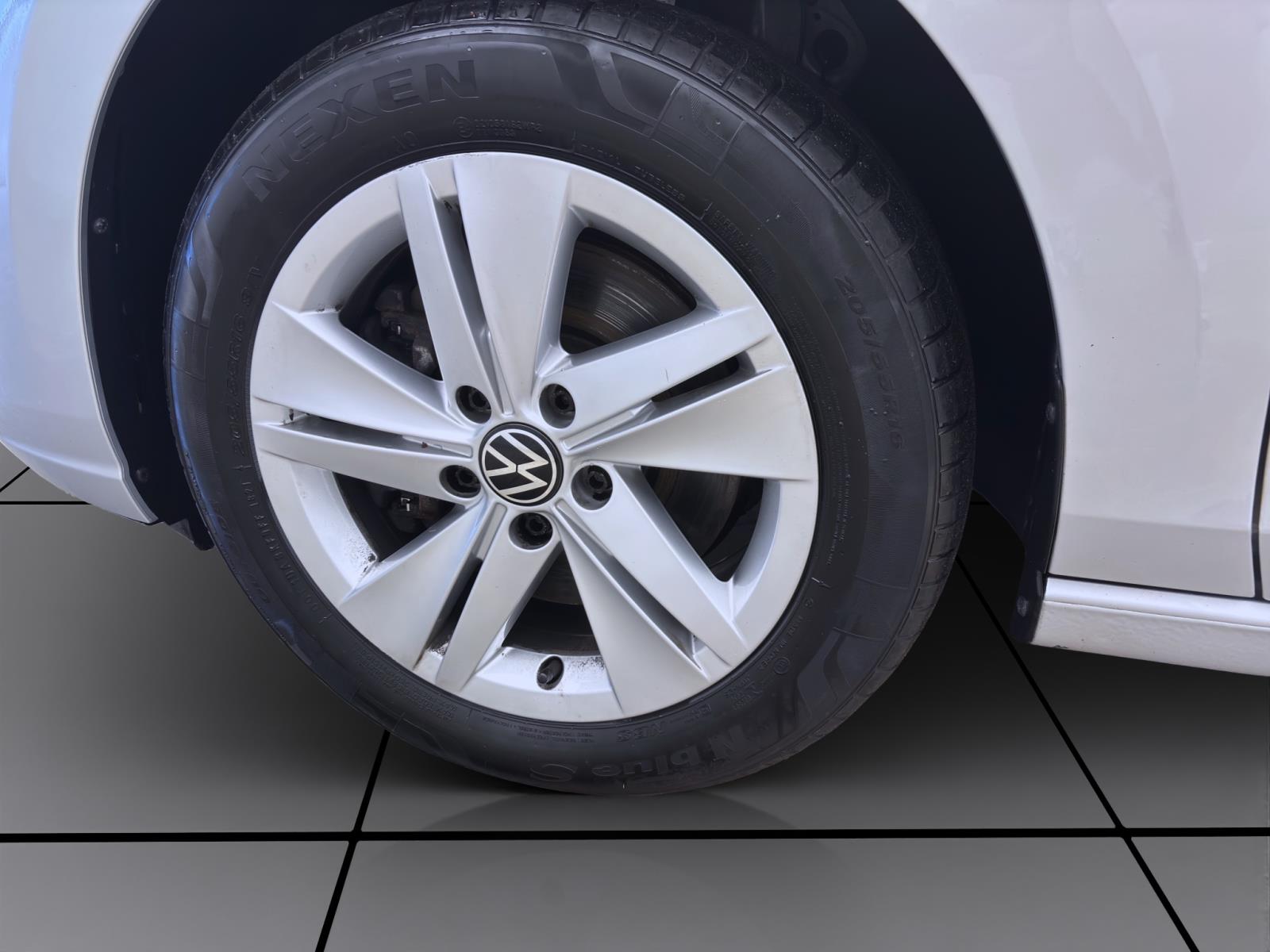 Volkswagen Golf Variant 2.0 TDI LIFE NAVI KLIMA PDC LED