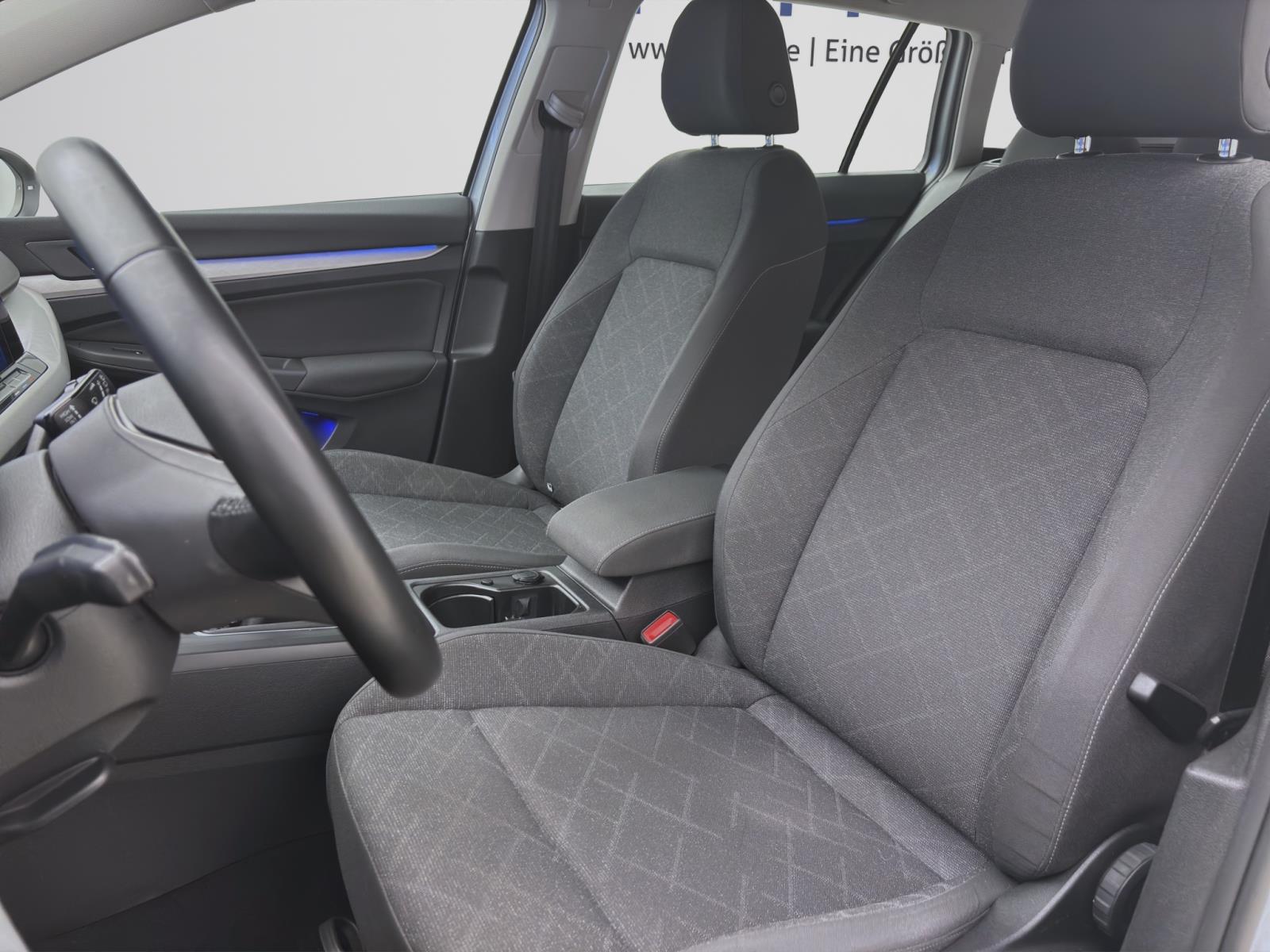 Volkswagen Golf Variant 2.0 TDI LIFE NAVI KLIMA PDC LED