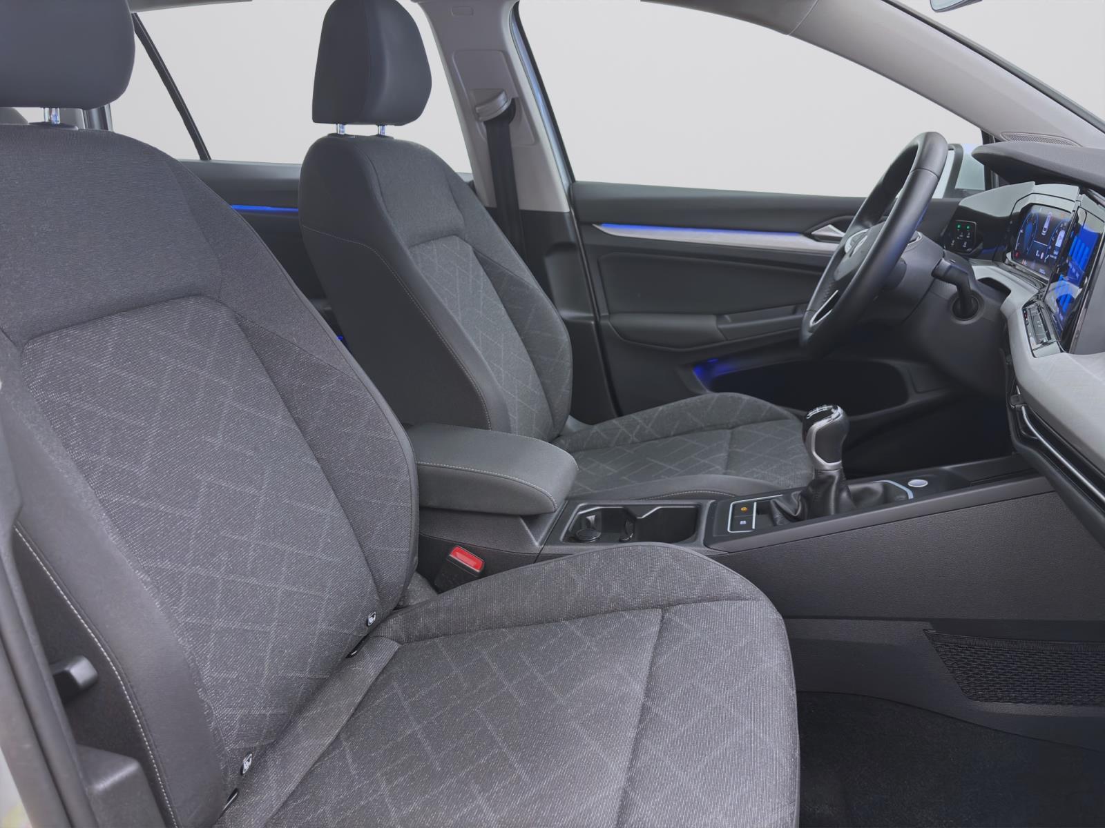 Volkswagen Golf Variant 2.0 TDI LIFE NAVI KLIMA PDC LED