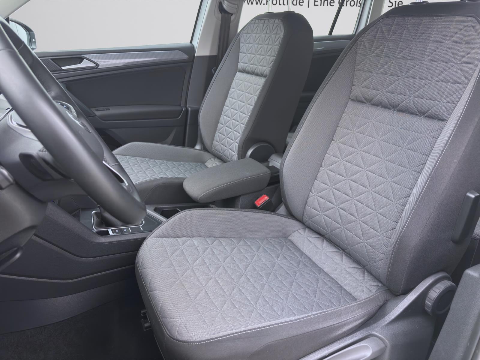Volkswagen Tiguan 2.0 TDI DSG LIFE NAVI KAMERA PDC LED