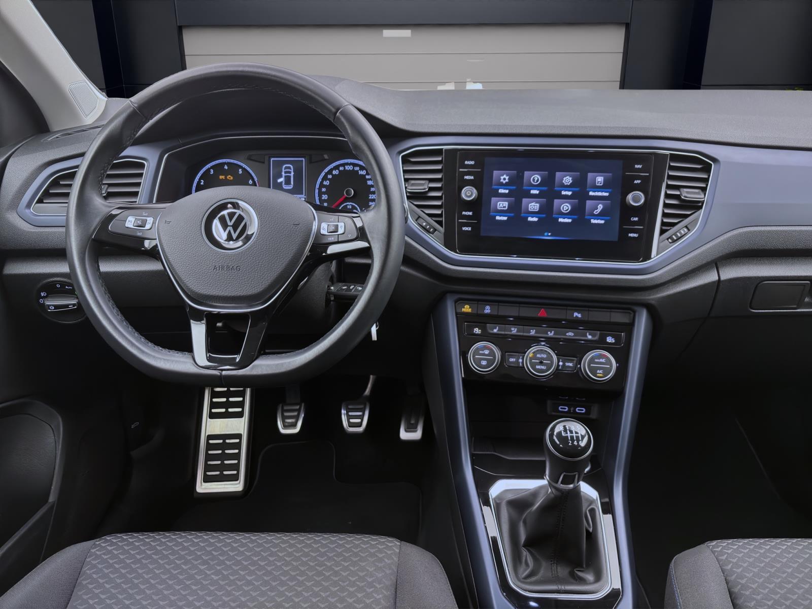 Volkswagen T-Roc 1.0 TSI UNITED NAVI SITZHZG DAB+ PDC