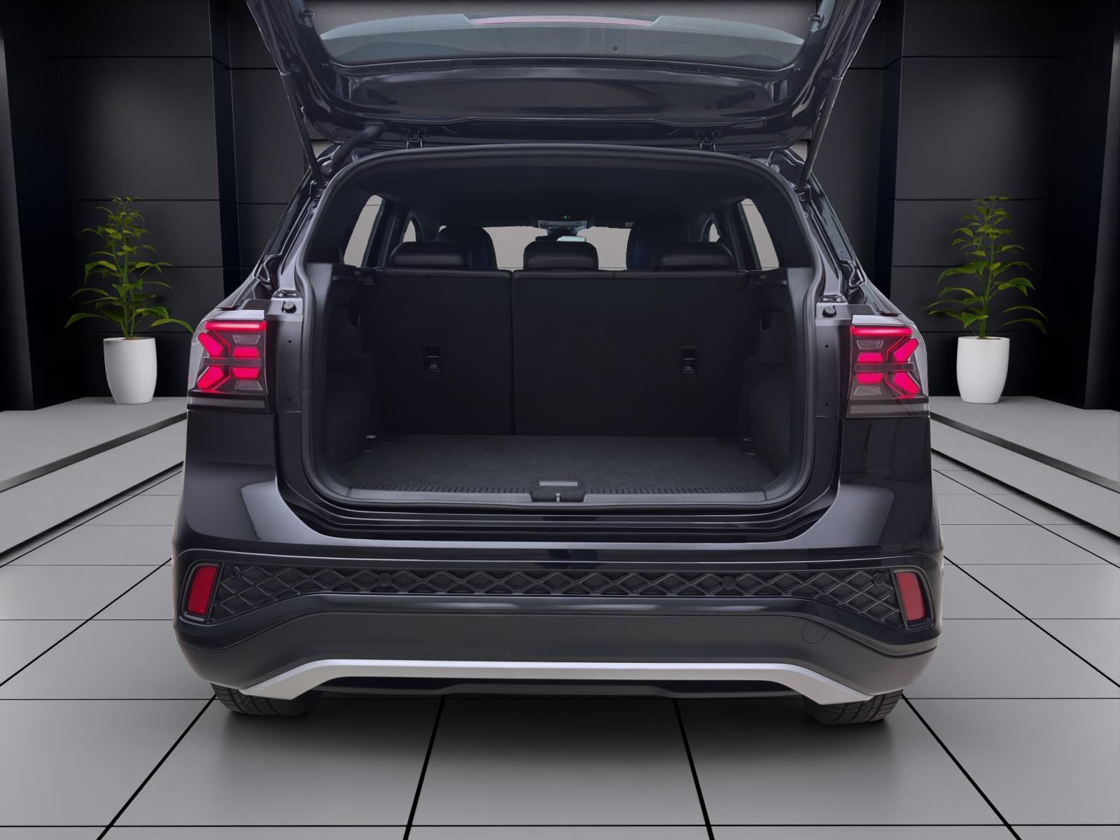 Volkswagen T-Cross 1.5 TSI DSG R-LINE NAVI KLIMA PDC LM17