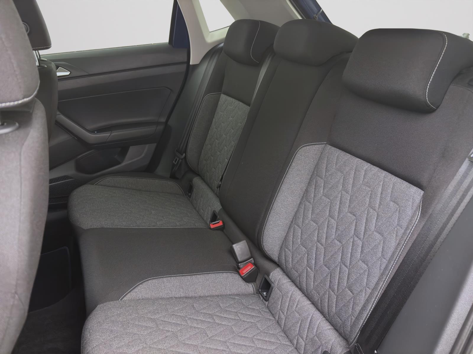 Volkswagen Polo 1.0 TSI MOVE NAVI KLIMA PDC LED
