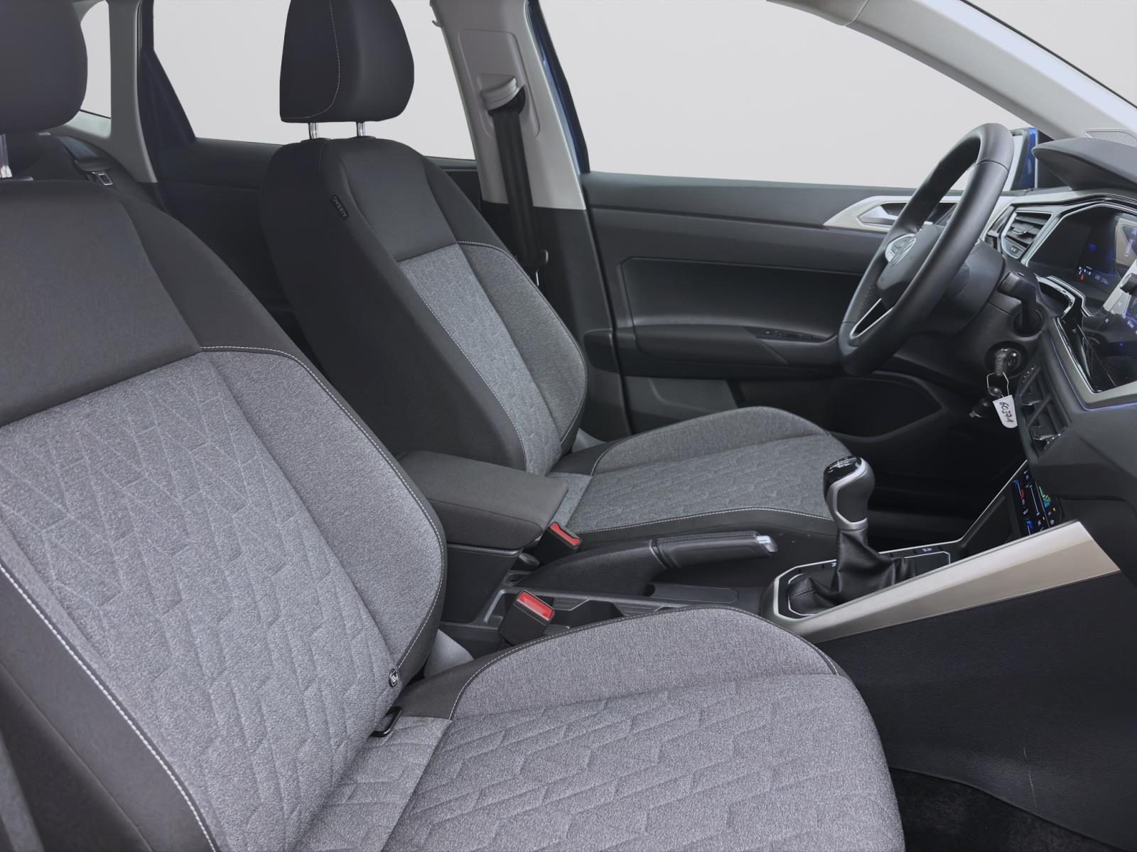 Volkswagen Polo 1.0 TSI MOVE NAVI KLIMA PDC LED