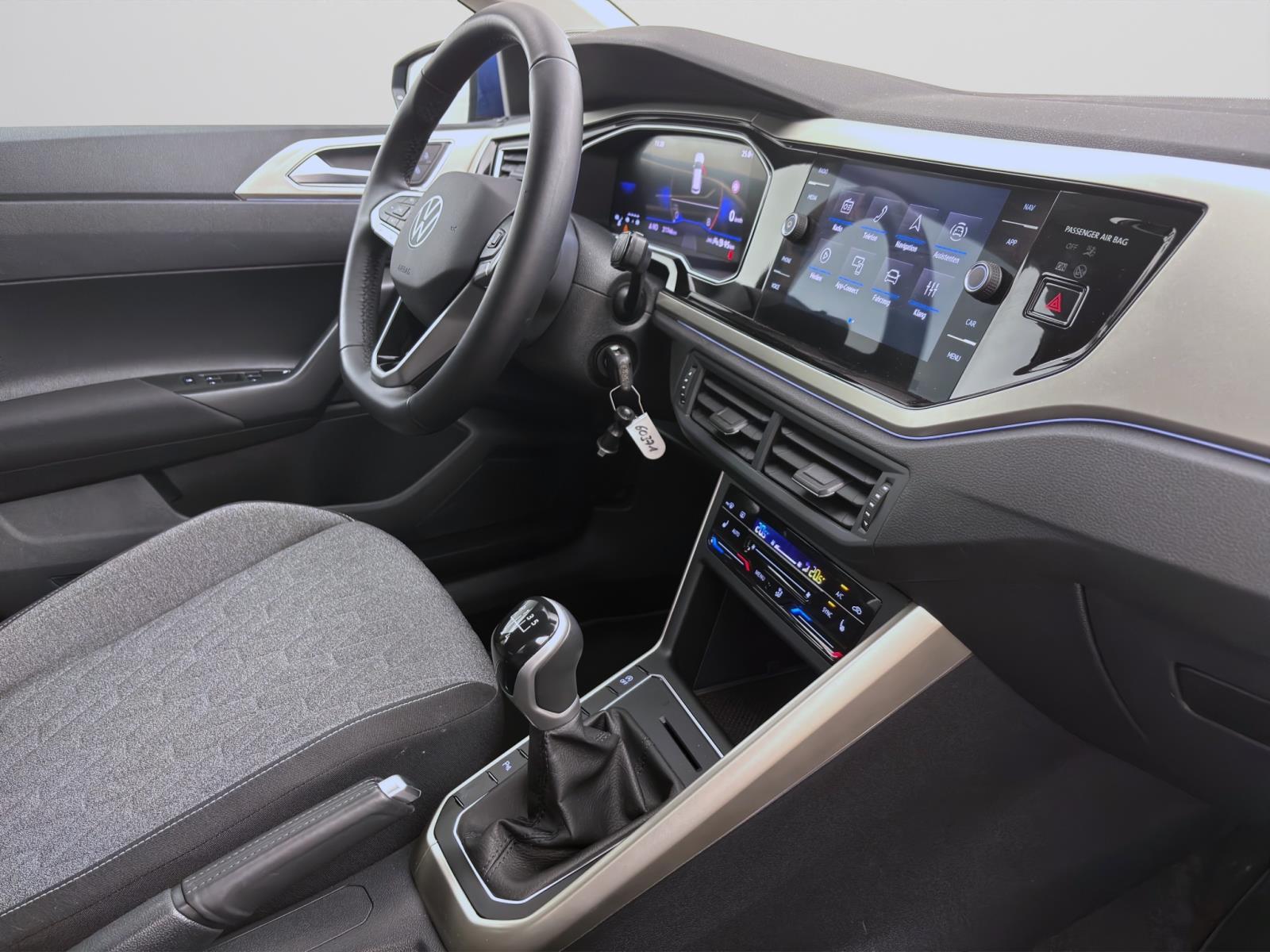 Volkswagen Polo 1.0 TSI MOVE NAVI KLIMA PDC LED