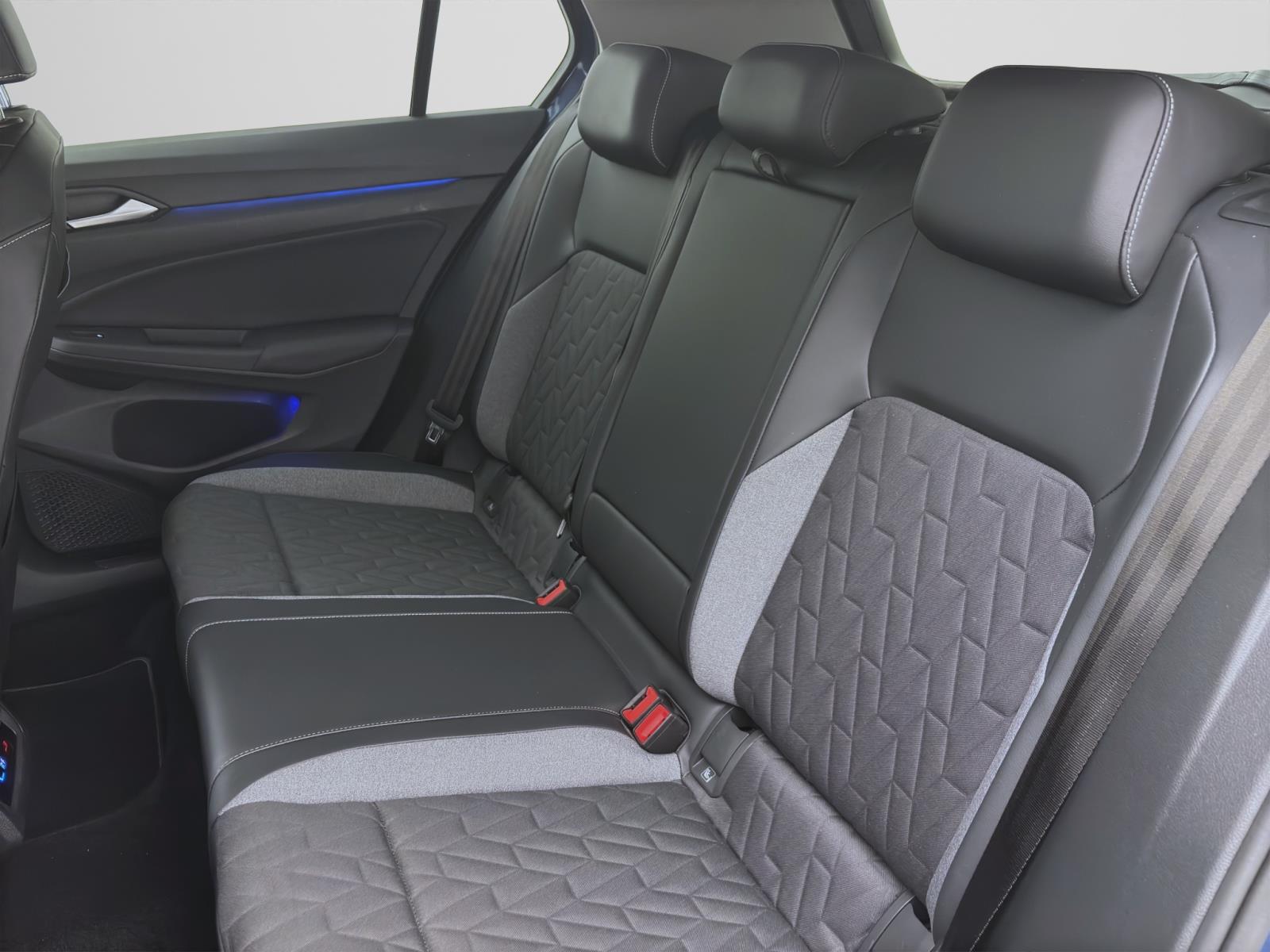 Volkswagen Golf 1.5 TSI GOAL NAVI AHK SITZHZG PDC