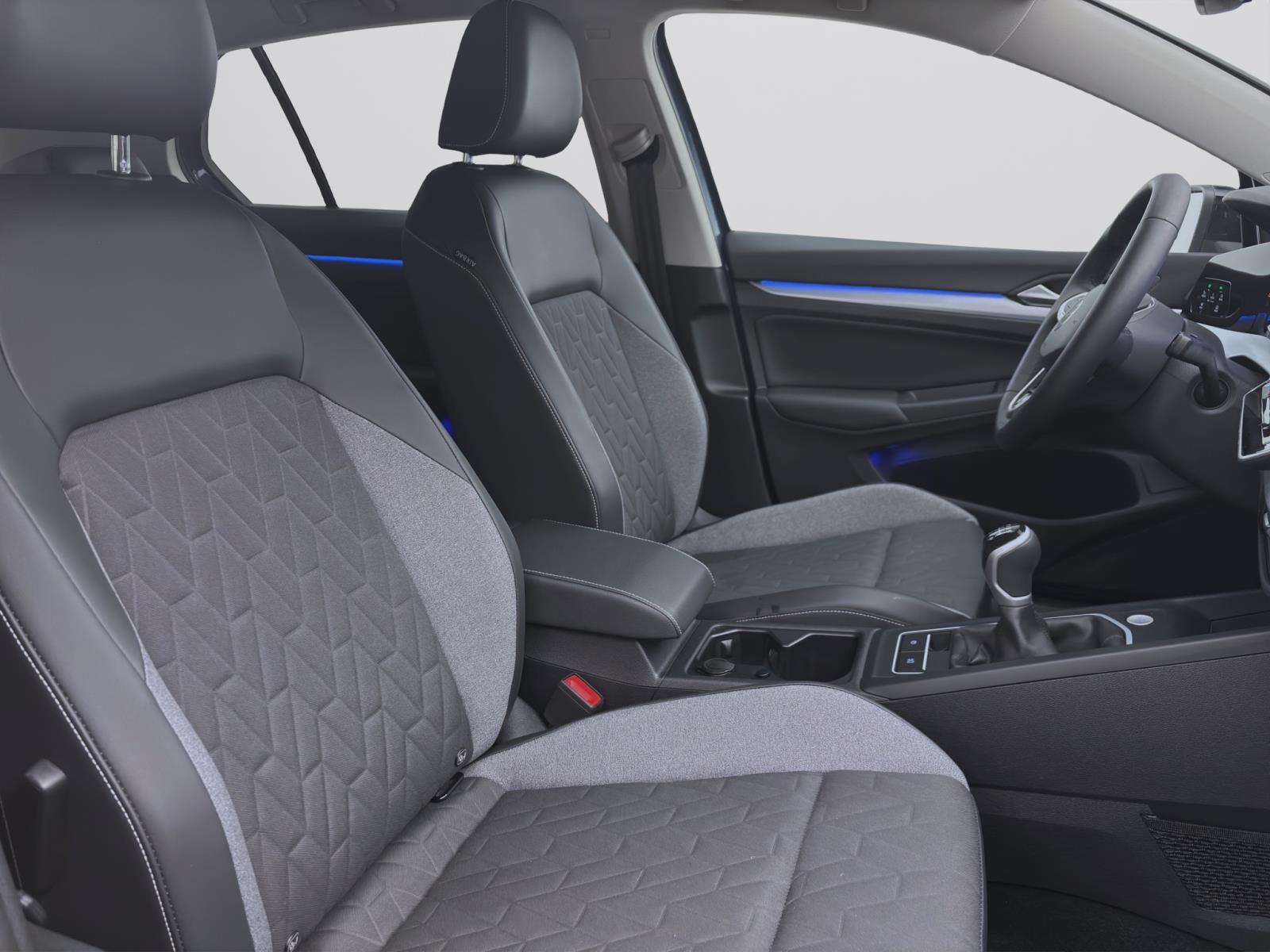 Volkswagen Golf 1.5 TSI GOAL NAVI AHK SITZHZG PDC