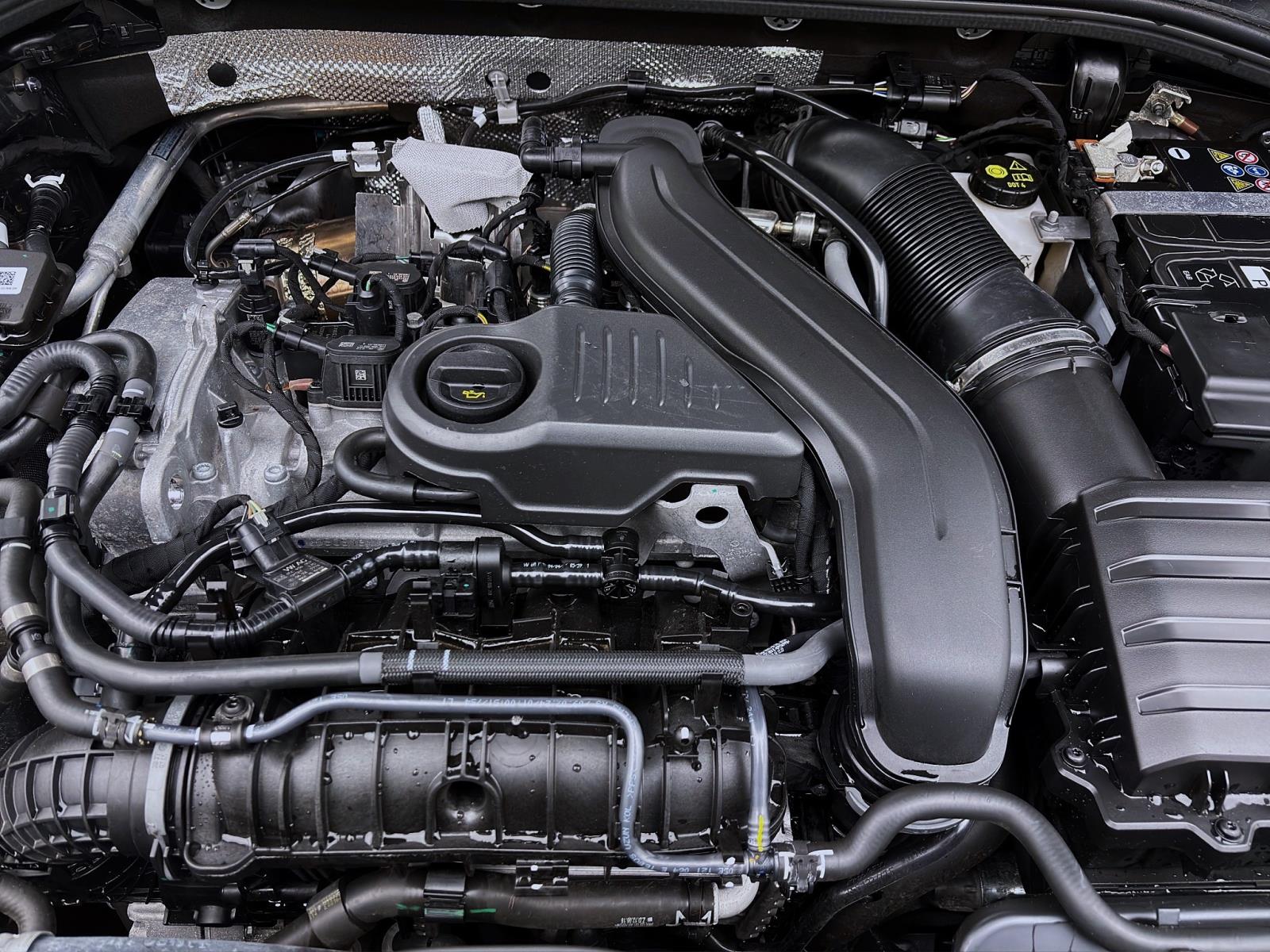 Volkswagen Golf 1.5 TSI GOAL NAVI AHK SITZHZG PDC