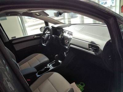 Volkswagen Touran 1.5 TSI DSG COMFORTLINE NAVI AHK KAMERA 7SITZE