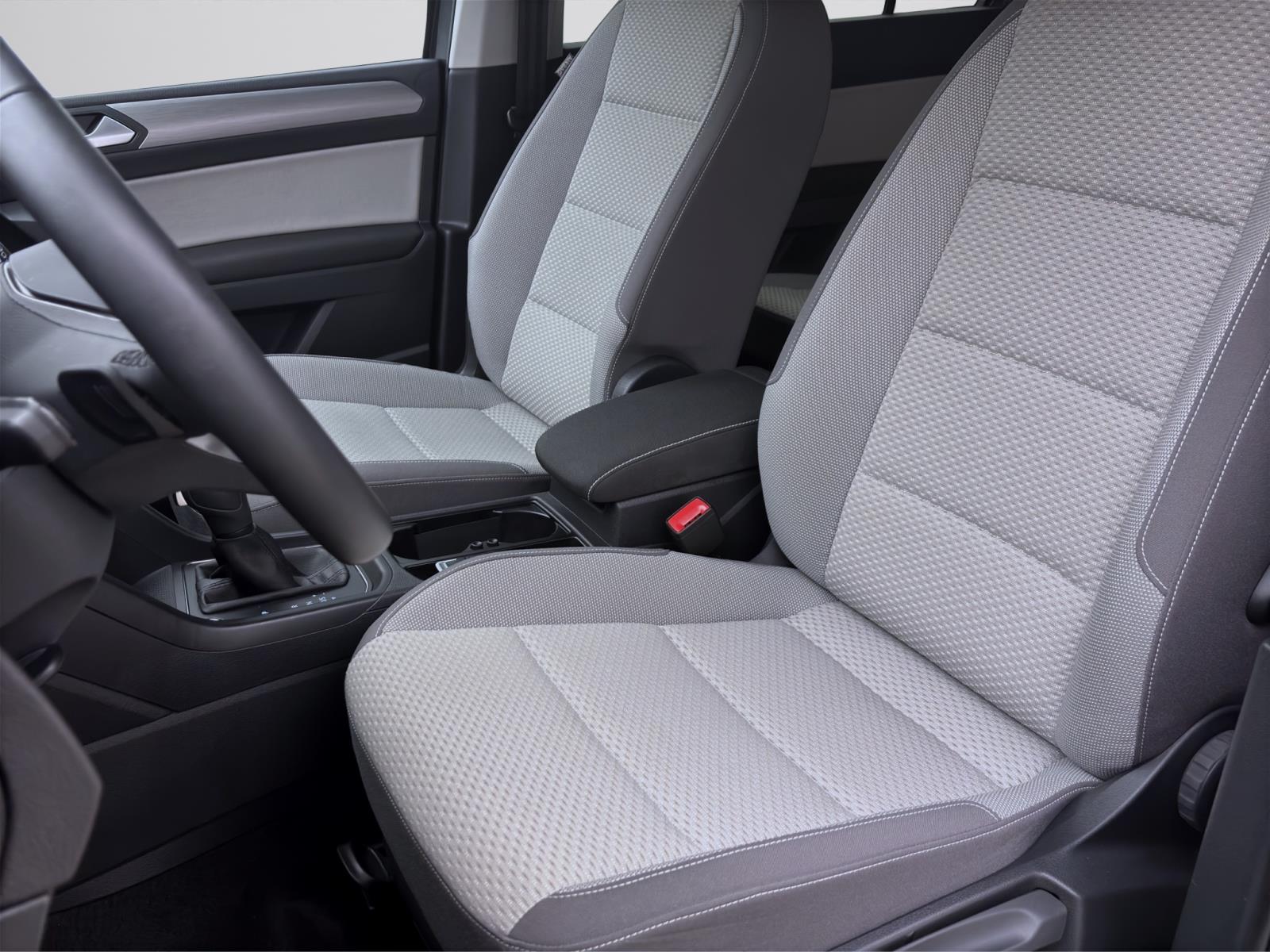 Volkswagen Touran 1.5 TSI DSG COMFORTLINE NAVI AHK KAMERA 7SITZE