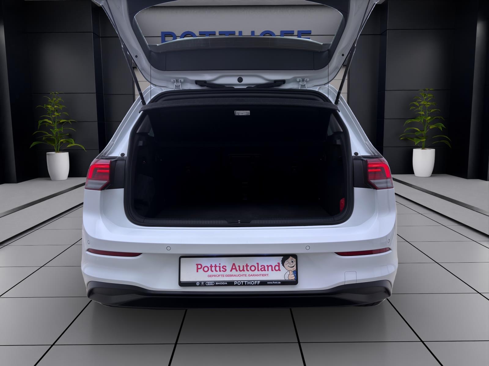 Bild 3: Volkswagen Golf 2.0 TDI DSG LIFE AHK KAMERA ACC SITZHZG