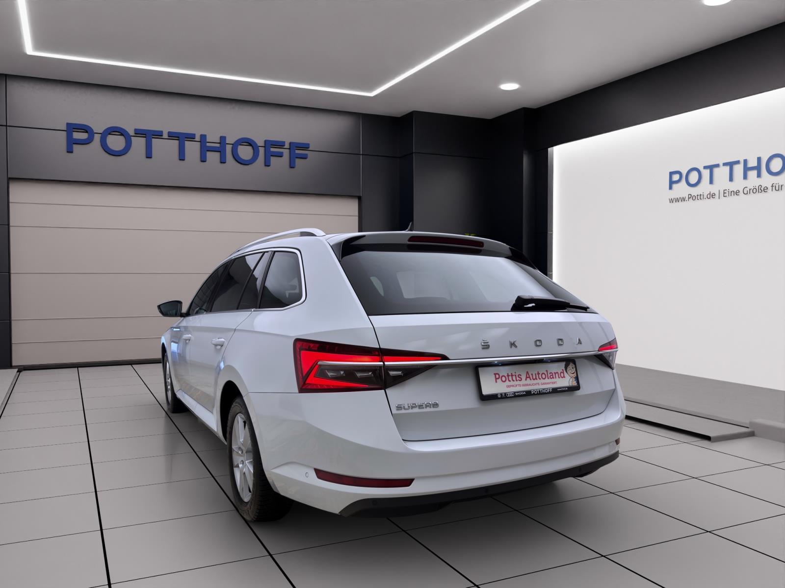 Skoda Superb Combi 2.0 TDI DSG STYLE AHK NAVI MATRIX ACC