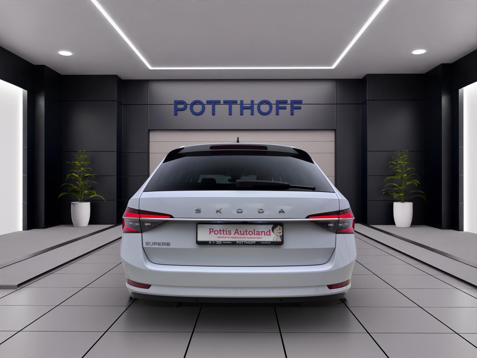 Skoda Superb Combi 2.0 TDI DSG STYLE AHK NAVI MATRIX ACC