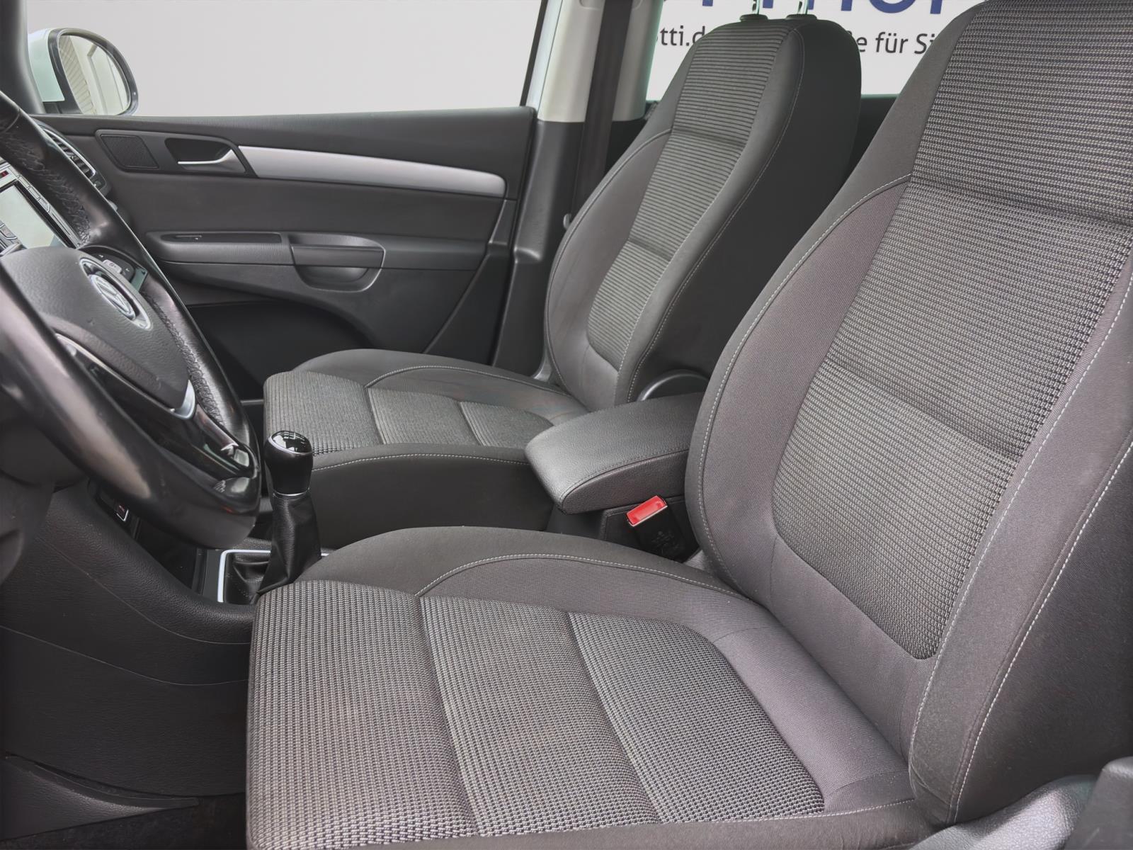 Volkswagen Sharan 2.0 TDI COMFORTLINE NAVI AHK SITZHZG PDC