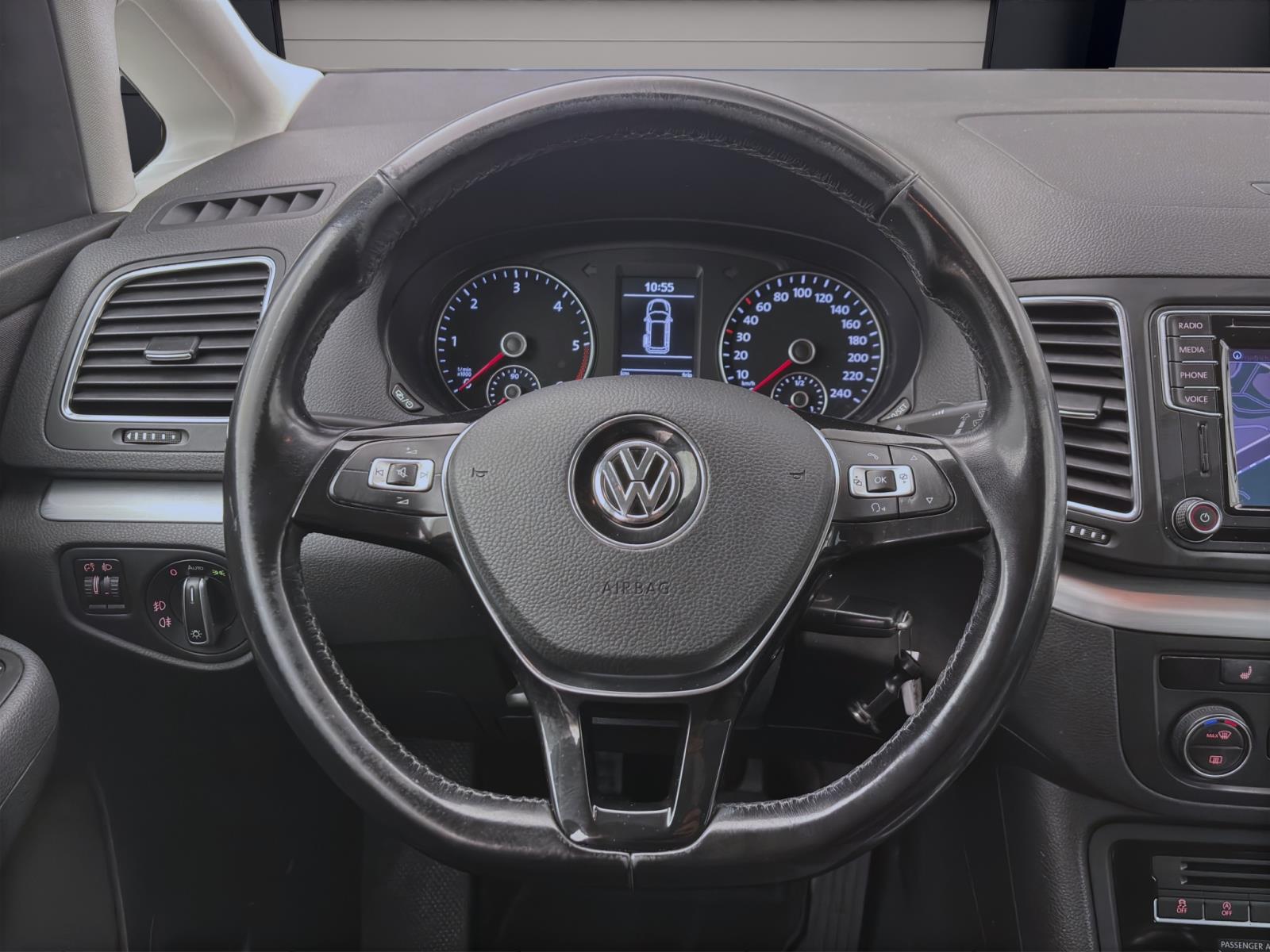 Volkswagen Sharan 2.0 TDI COMFORTLINE NAVI AHK SITZHZG PDC