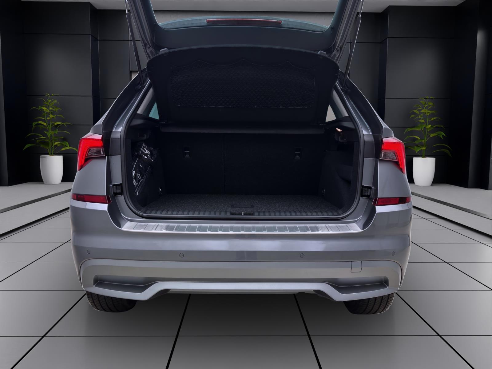 Skoda Kamiq 1.0 TSI TOUR KAMERA PDC SITZHZG