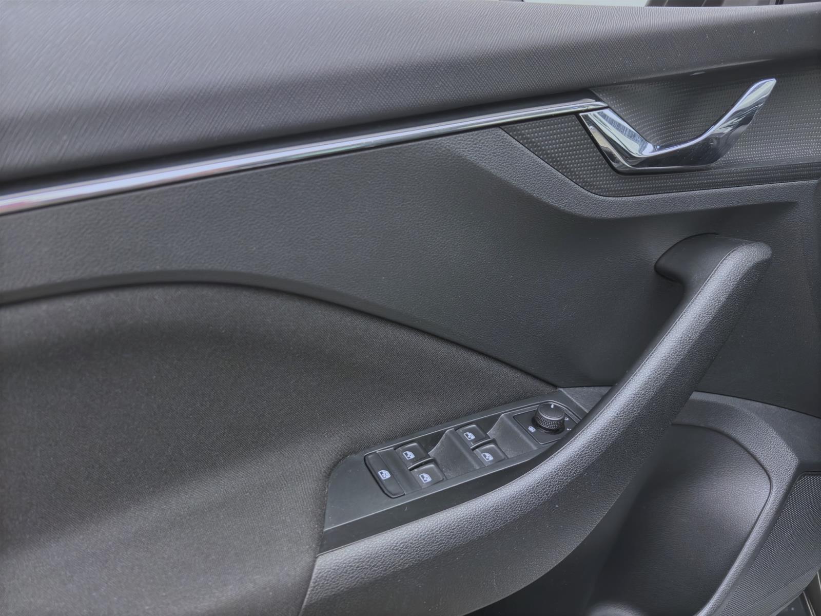 Skoda Kamiq 1.0 TSI TOUR KAMERA PDC SITZHZG