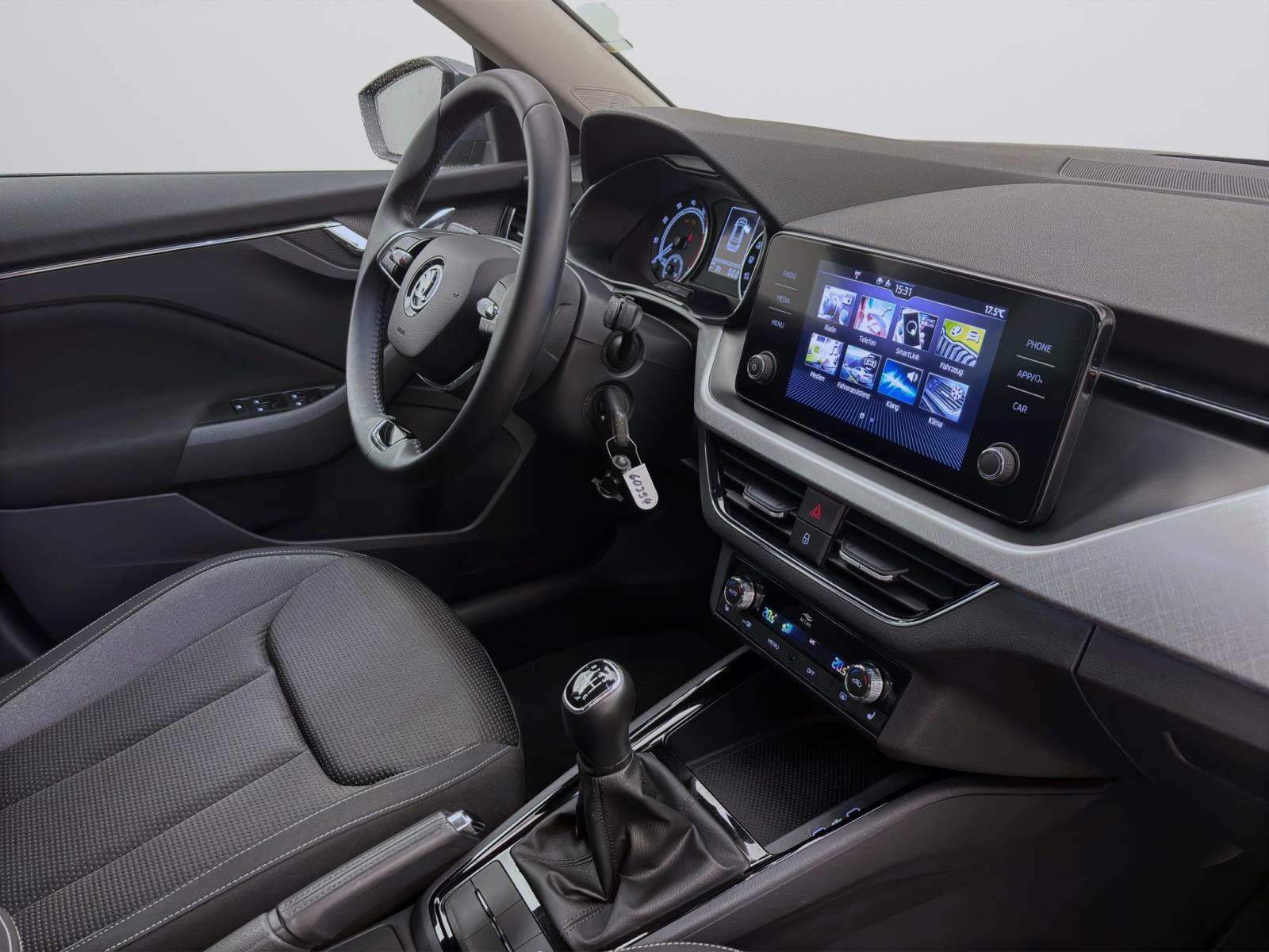 Skoda Kamiq 1.0 TSI TOUR KAMERA PDC SITZHZG