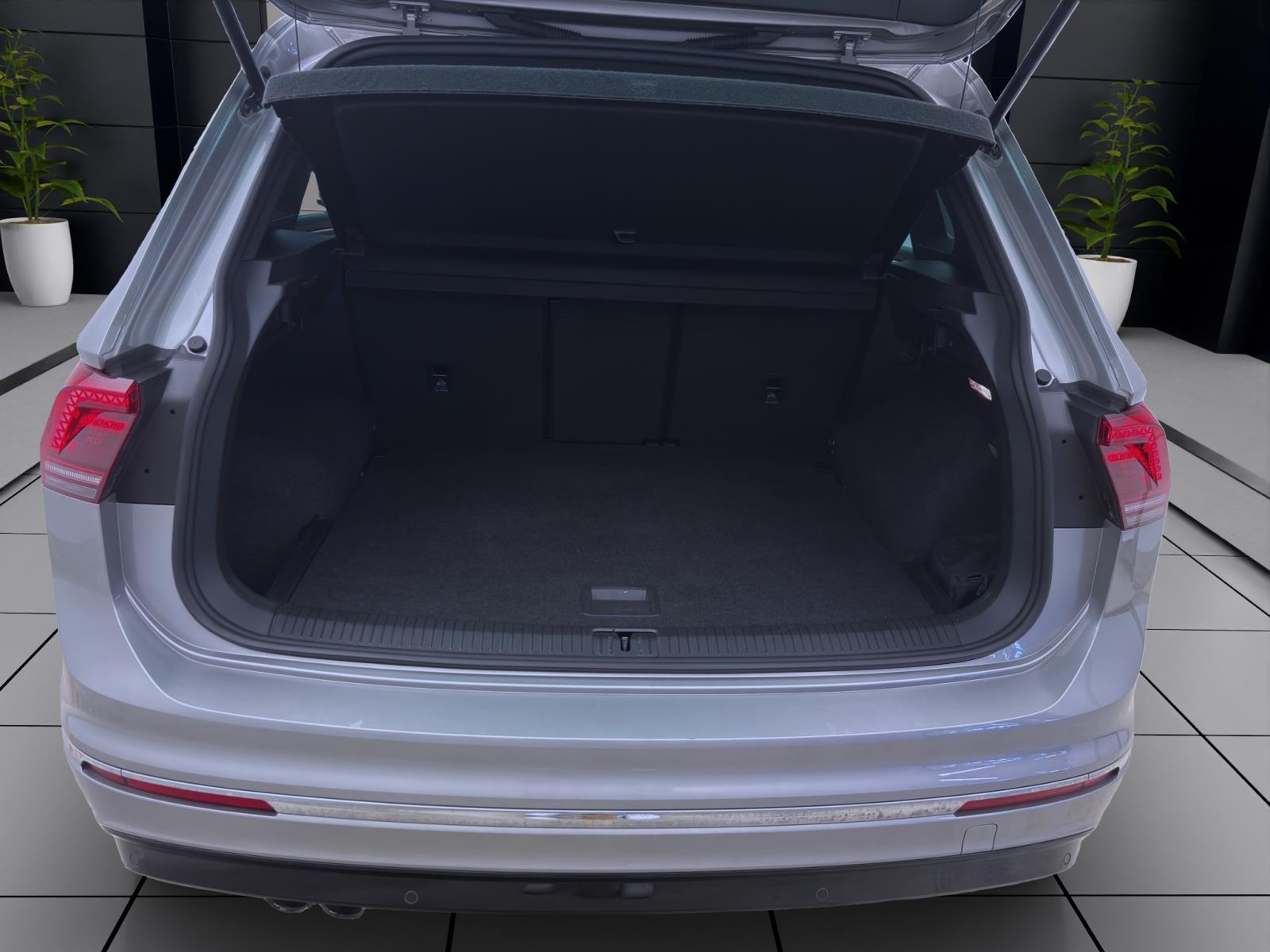 Volkswagen Tiguan 2.0 TDI DSG 4M R-LINE NAVI ACC KAMERA HUD