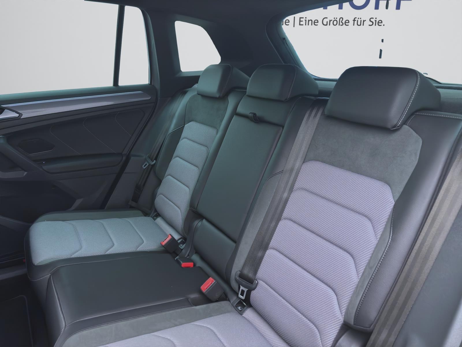 Volkswagen Tiguan 2.0 TDI DSG 4M R-LINE NAVI ACC KAMERA HUD
