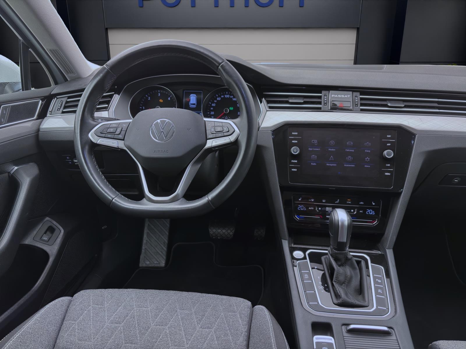 Bild 11: Volkswagen Passat Variant 2.0 TDI DSG BUSINESS STANDHZG AHK NAVI