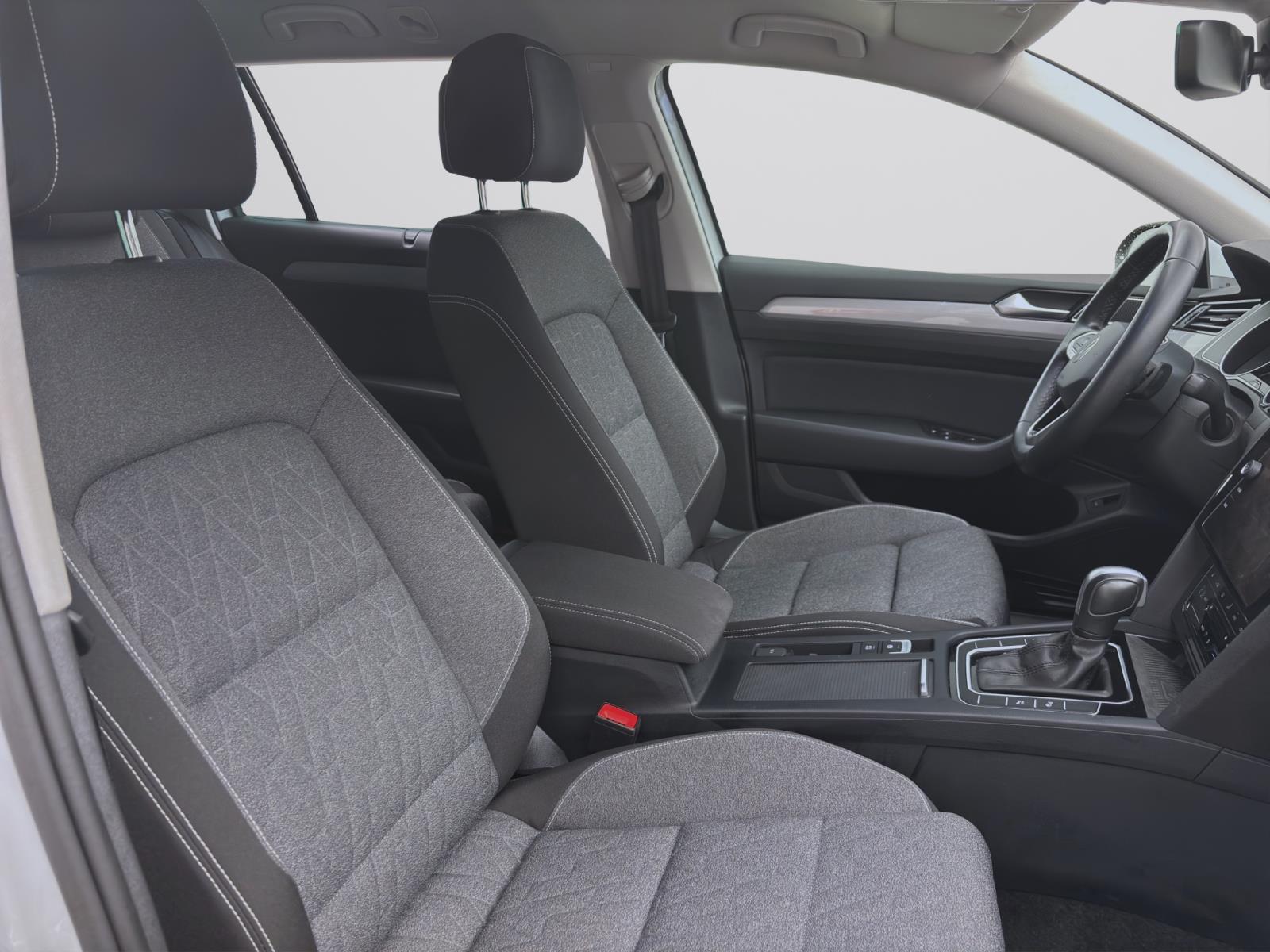 Bild 14: Volkswagen Passat Variant 2.0 TDI DSG BUSINESS STANDHZG AHK NAVI