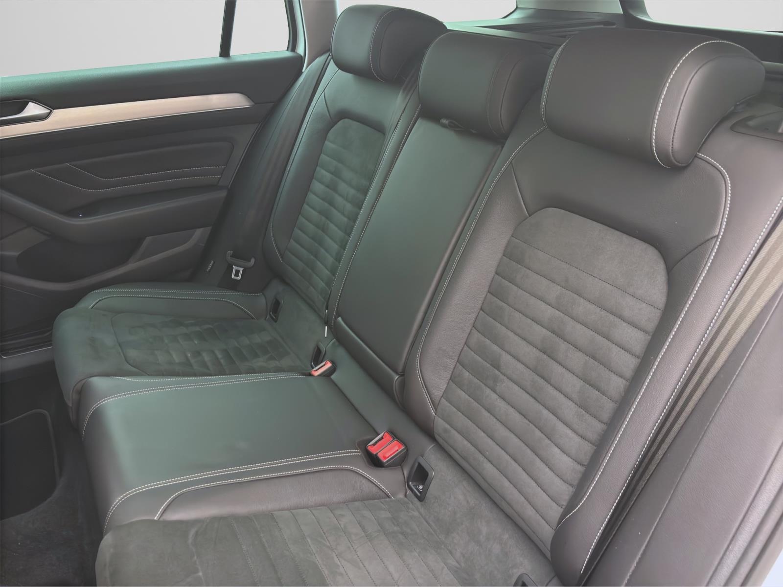 Volkswagen Passat Variant 2.0 TDI DSG ELEGANCE NAVI KAMERA LED