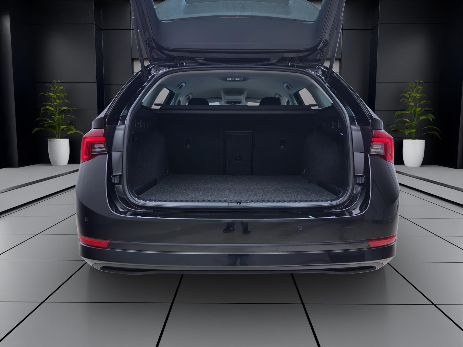 Skoda Octavia Combi iV 1.4 TSI DSG STYLE NAVI ACC MATRIX PDC