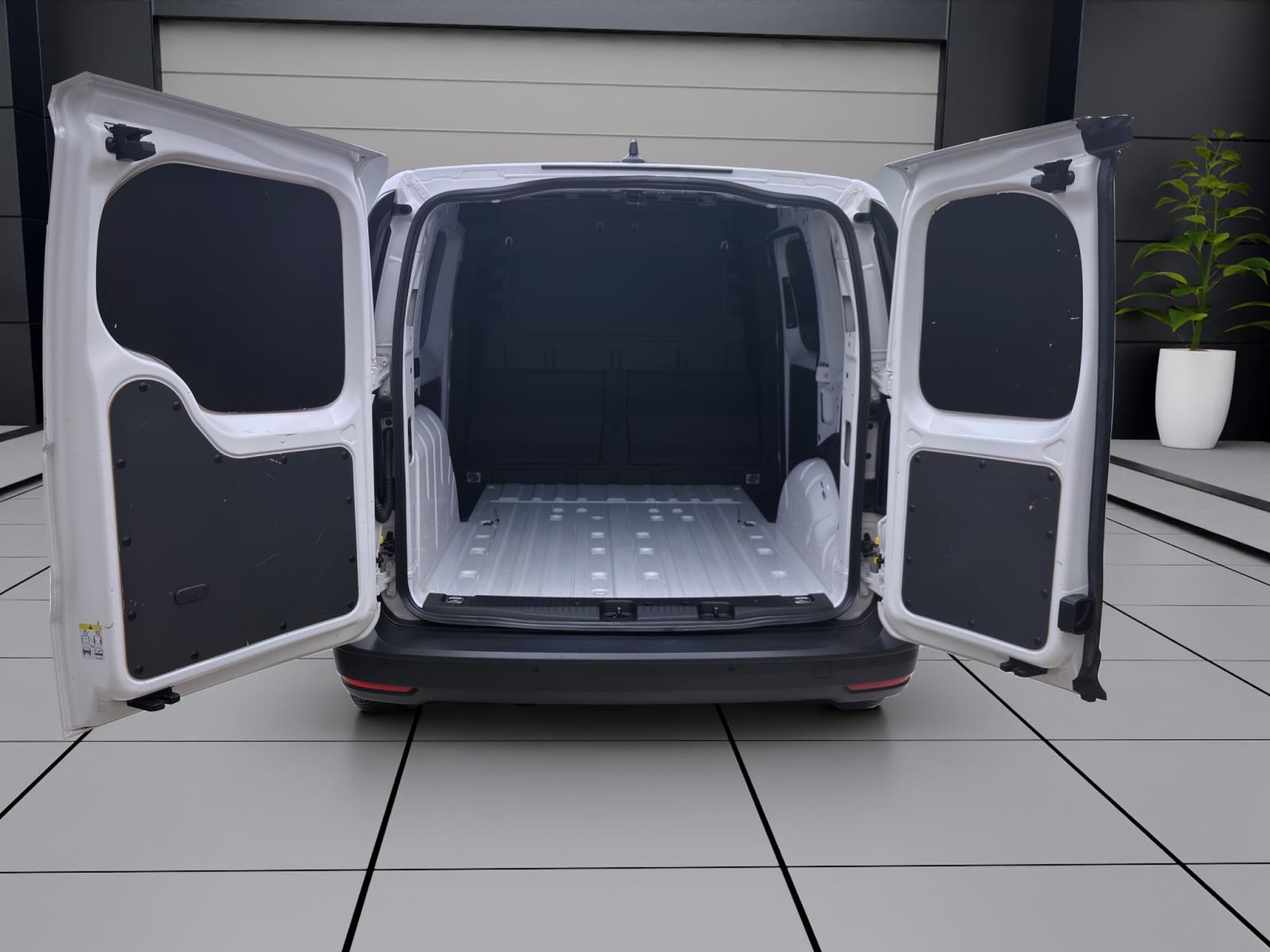Bild 3: Volkswagen Caddy Cargo 2.0 TDI PDC DAB+ WINTERPAKET