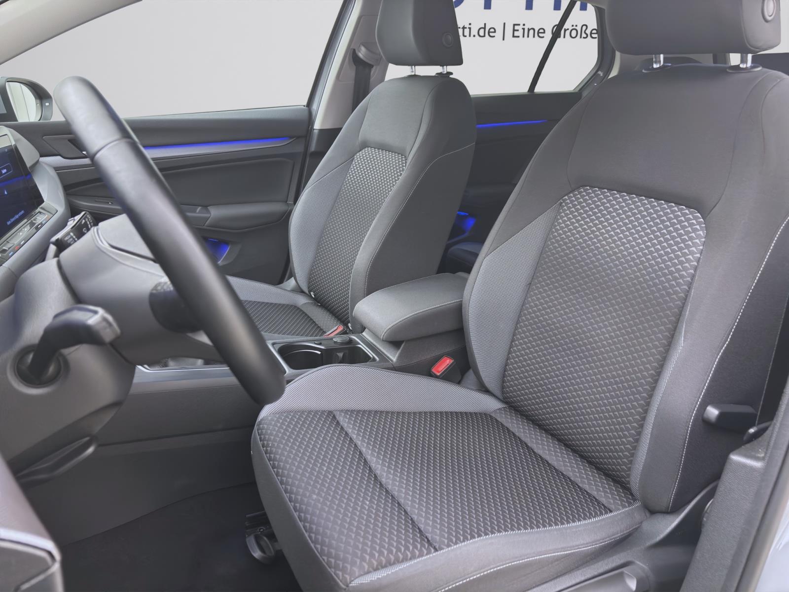 Volkswagen Golf 1.5 TSI ACTIVE NAVI ACC SITZHZG PDC