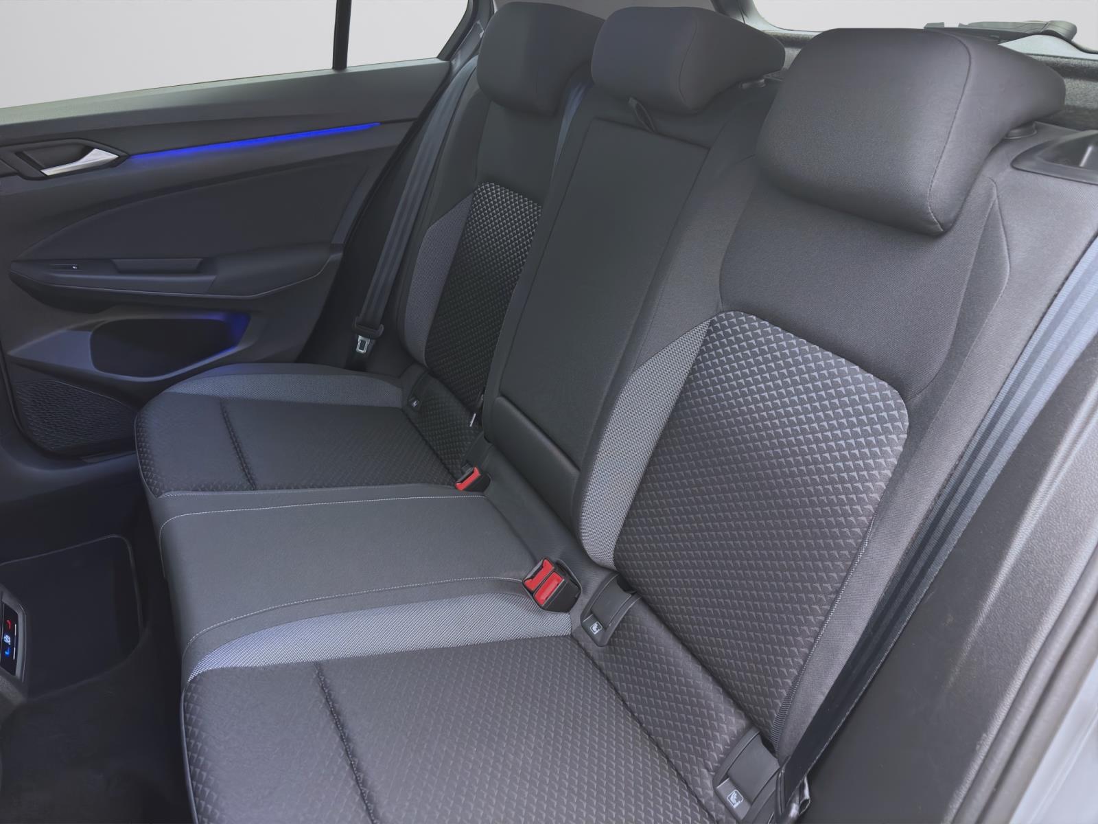 Volkswagen Golf 1.5 TSI ACTIVE NAVI ACC SITZHZG PDC