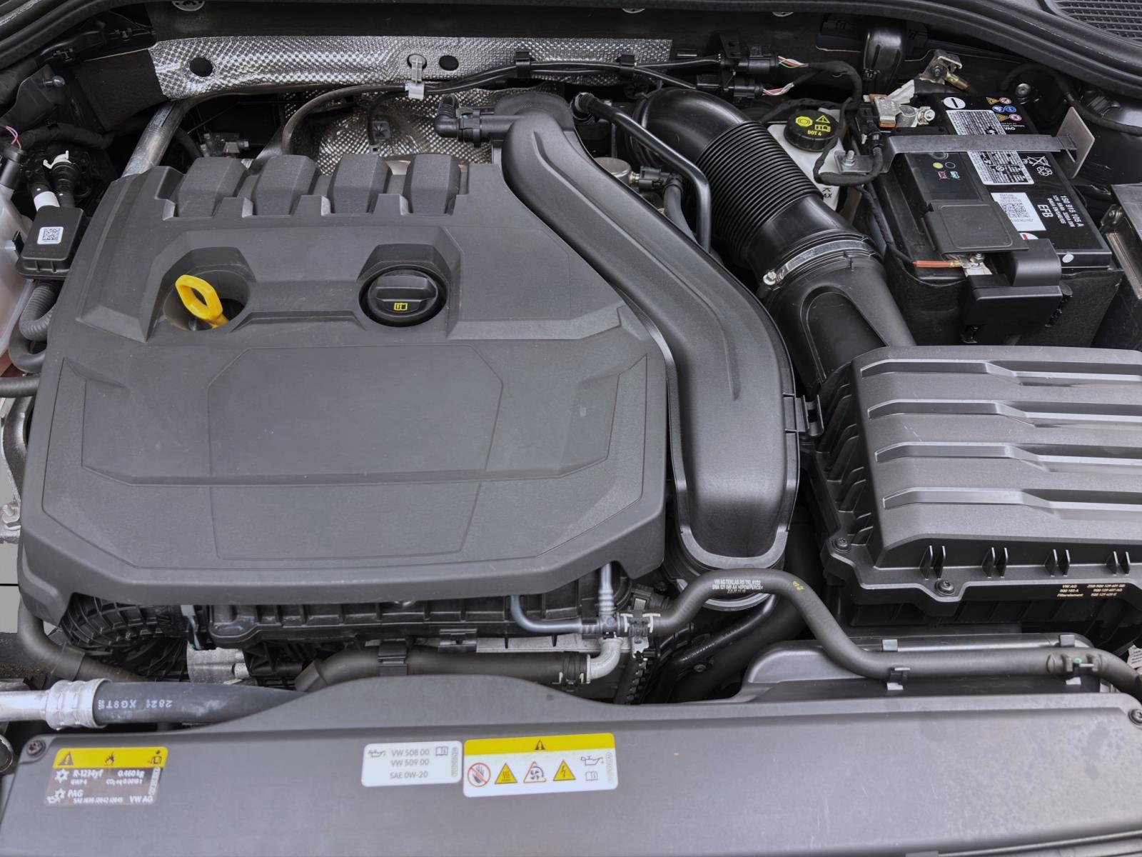 Volkswagen Golf 1.5 TSI ACTIVE NAVI ACC SITZHZG PDC
