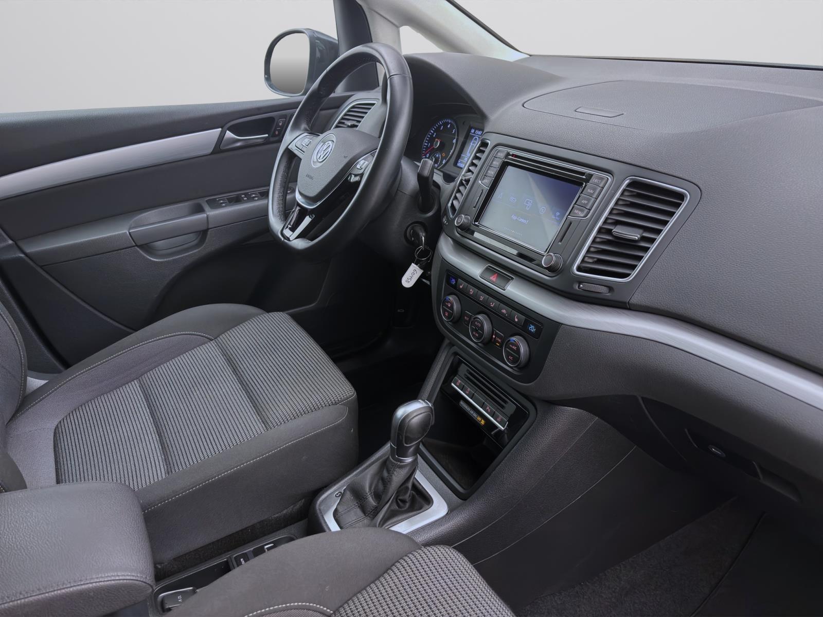 Volkswagen Sharan 1.4 TSI DSG COMFORTLINE NAVI KLIMA PDC 7SITZE