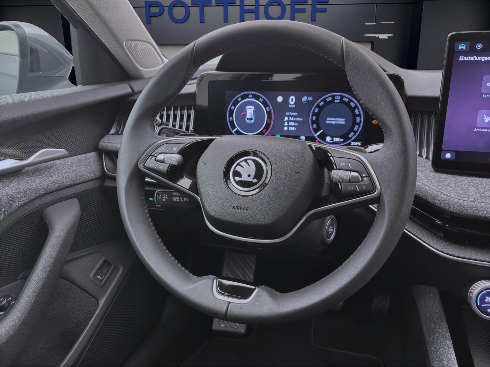 Skoda Superb Combi 1.5 TSI DSG SELECTION NAVI ACC SITZHZG PDC