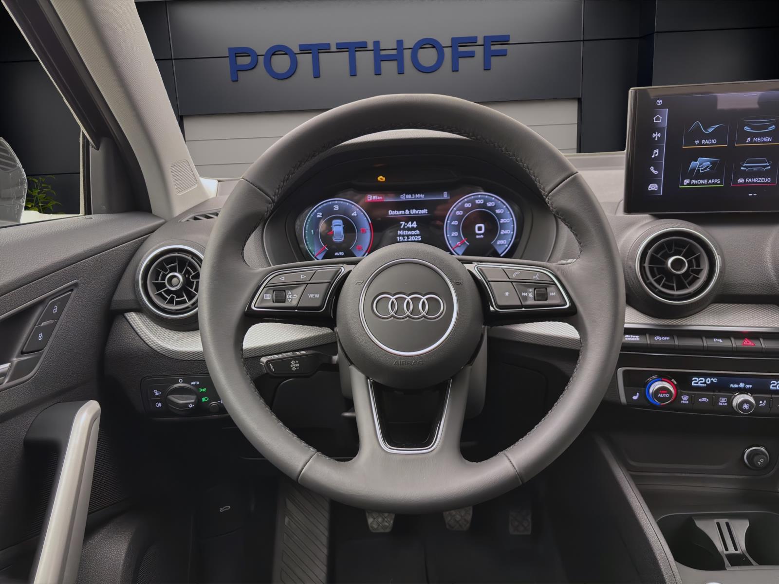 Audi Q2 30 TDI MATRIX PDC KAMERA SITZHZG