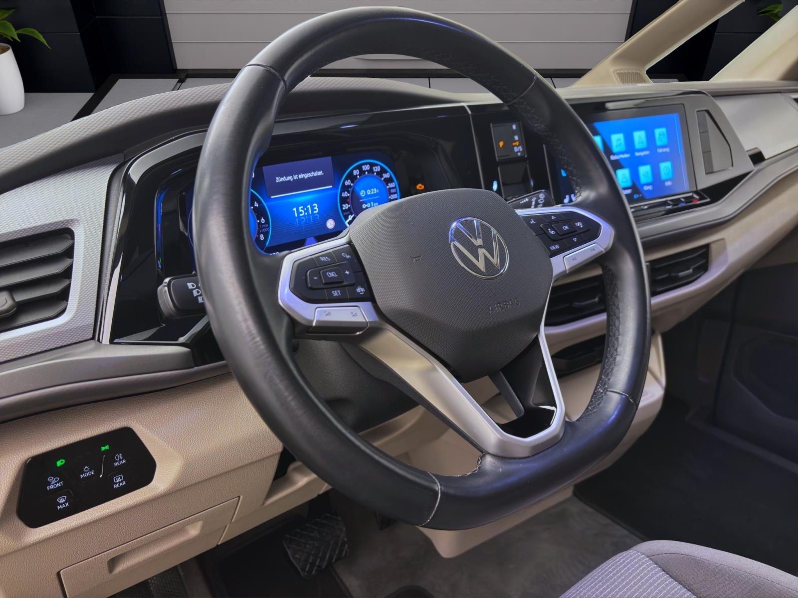 Volkswagen T7 Multivan 1.4 eHybrid DSG PANO AHK NAVI IQ.LIGHT