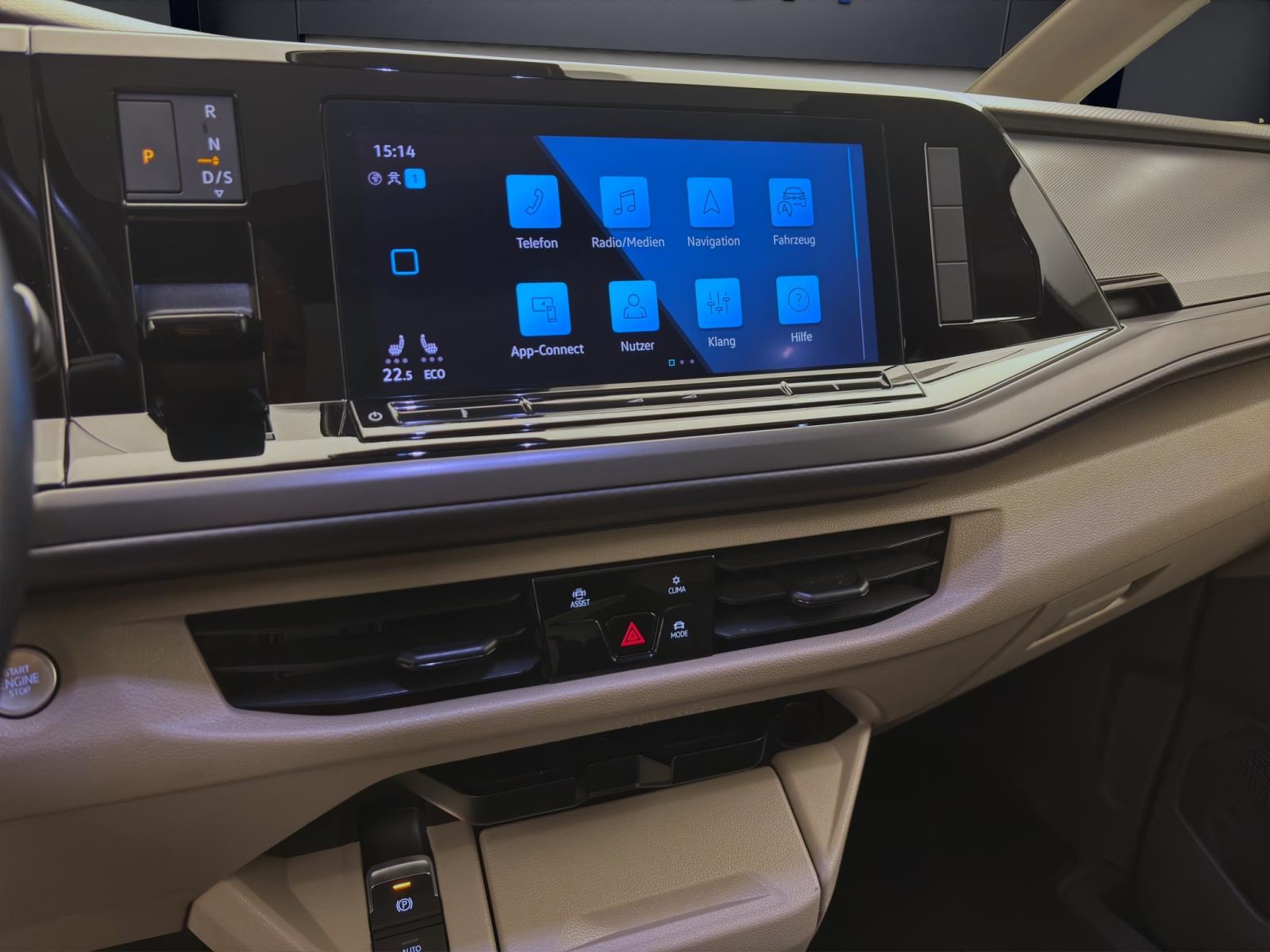 Volkswagen T7 Multivan 1.4 eHybrid DSG PANO AHK NAVI IQ.LIGHT