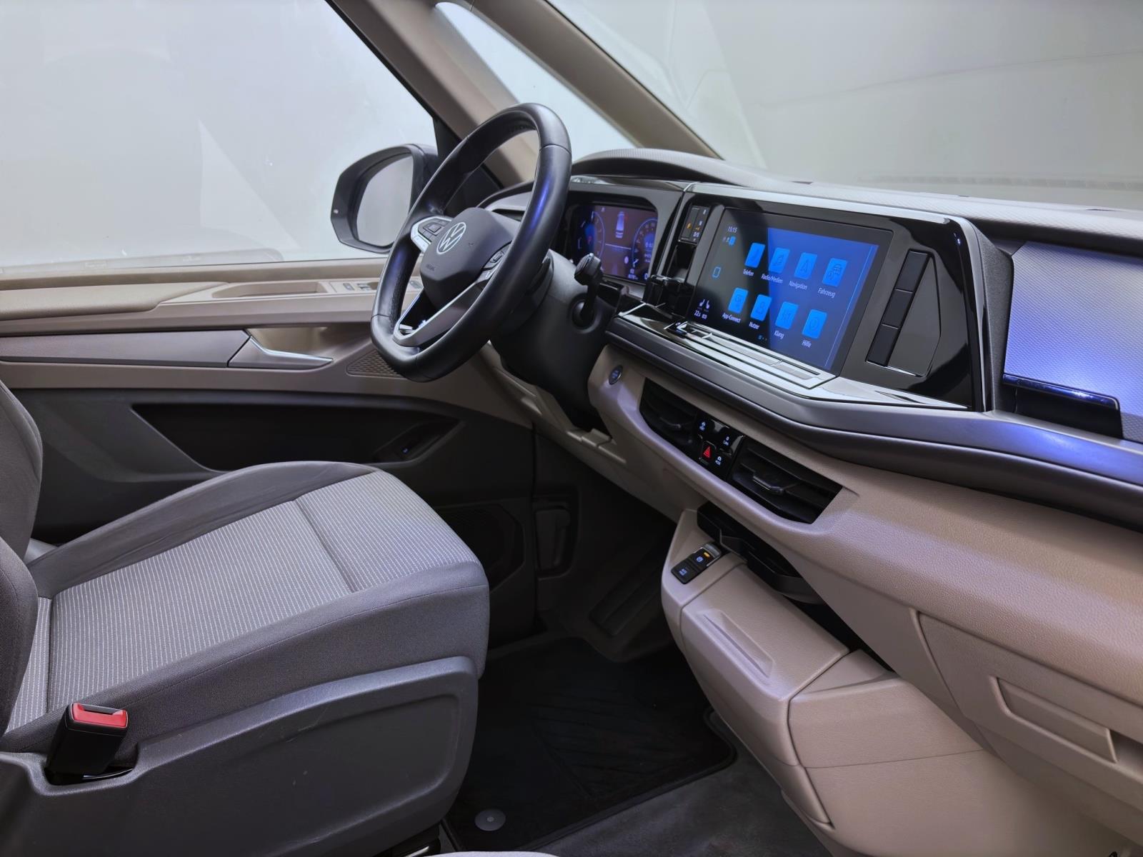 Volkswagen T7 Multivan 1.4 eHybrid DSG PANO AHK NAVI IQ.LIGHT