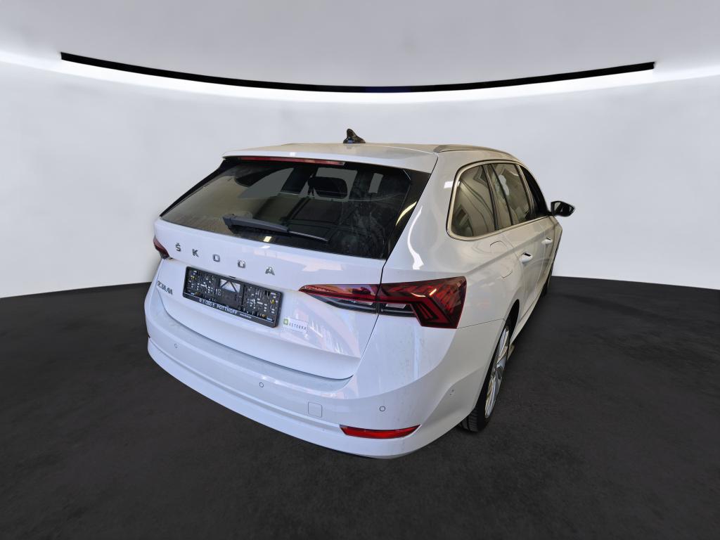 Skoda Octavia Combi 2.0 TDI DSG STYLE NAVI ACC MATRIX AHK