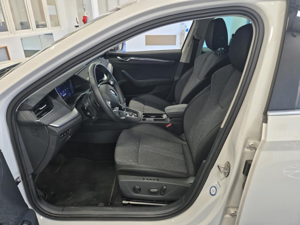 Skoda Octavia Combi 2.0 TDI DSG STYLE NAVI ACC MATRIX AHK