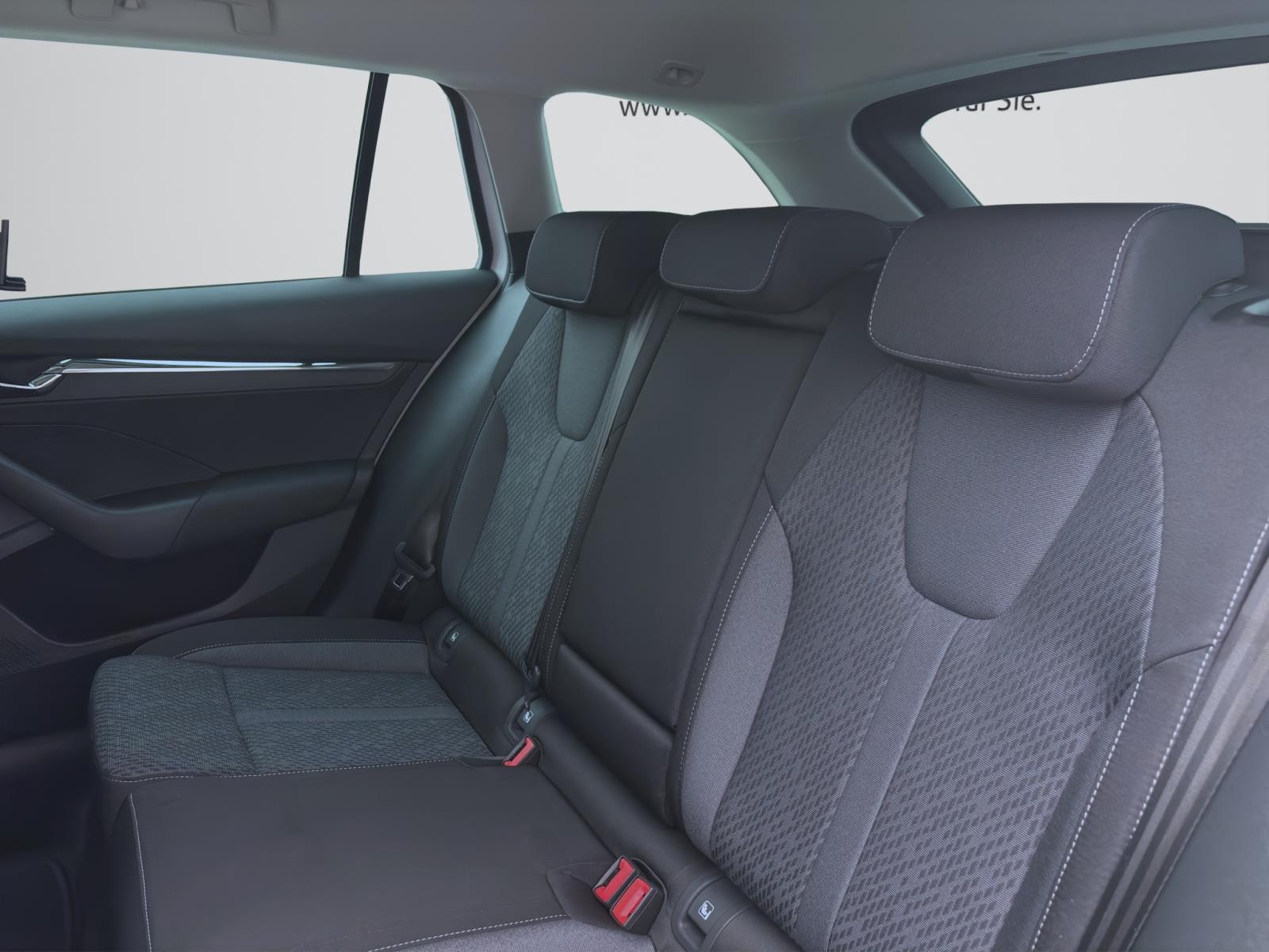 Skoda Octavia Combi 2.0 TDI DSG STYLE NAVI ACC MATRIX AHK
