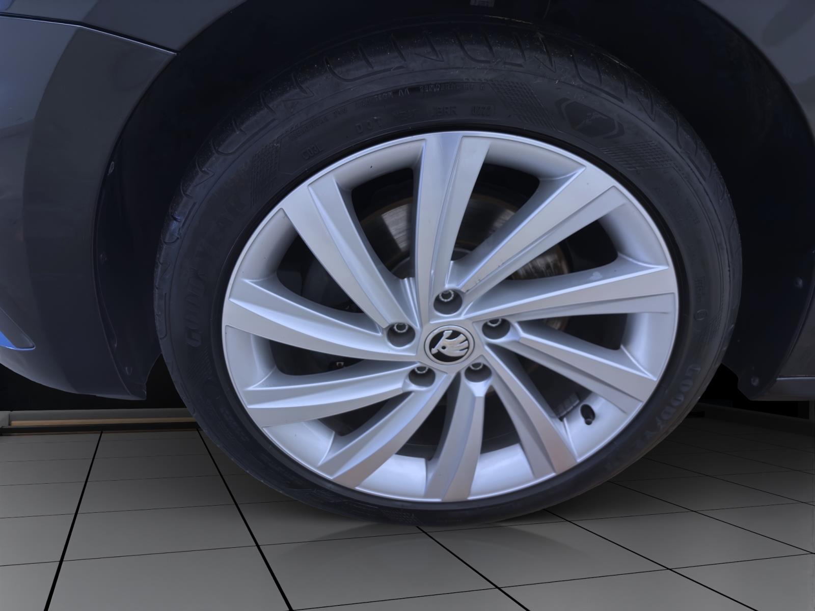 Skoda Octavia Combi iV 1.4 TSI DSG STYLE NAVI ACC SITZHZG PDC