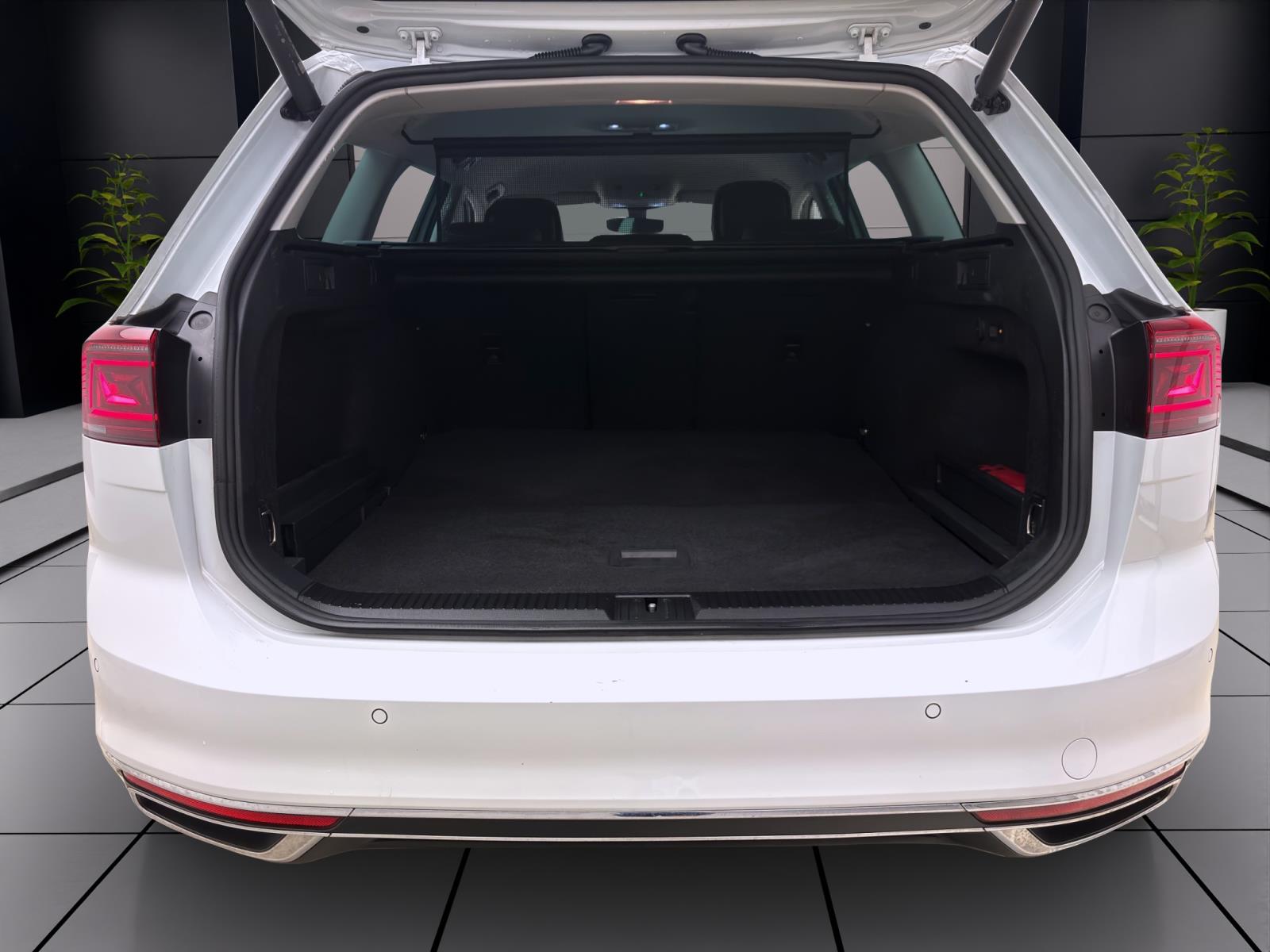 Bild 3: Volkswagen Passat Variant 2.0 TDI DSG ELEGANCE AHK KAMERA NAVI